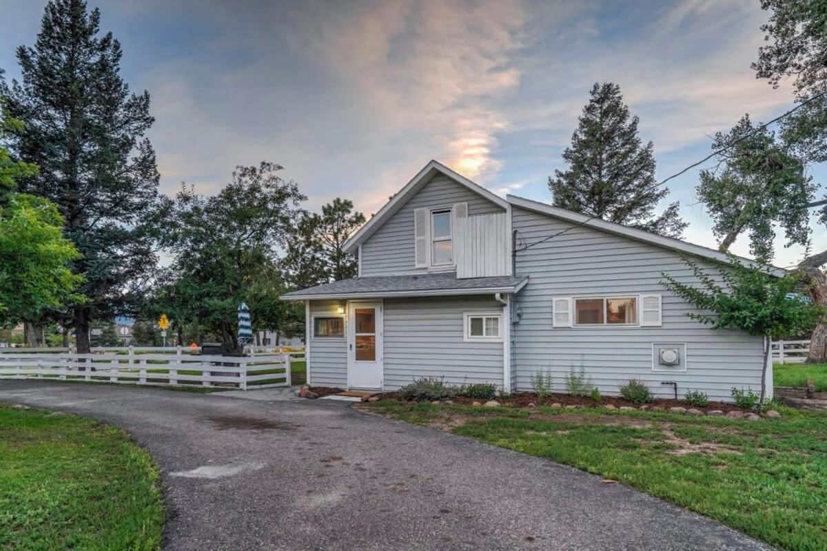 Old Farmhouse Downtown Monument Villa Exterior photo